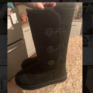 Black tall uggs